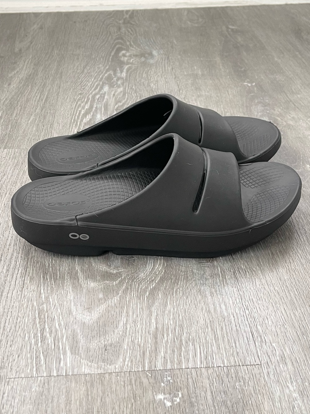 OOFOS OOahh Recovery Slides Size 10